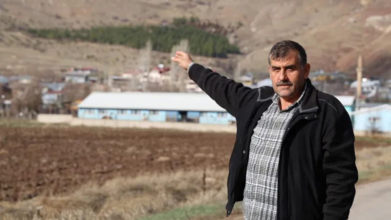 2 arkadaş köyün kaderini değiştirdi! Her birine köylülerin isimlerini verdiler