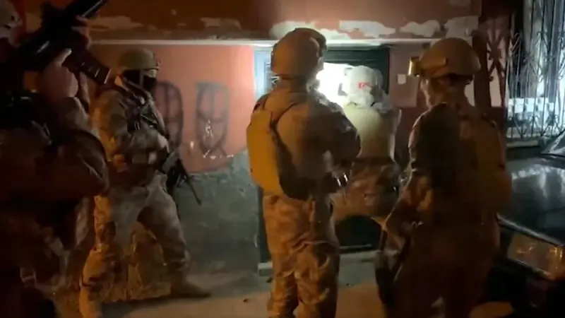 41 ilde silah ve mühimmat kaçakçılığı operasyonu: 135 gözaltı