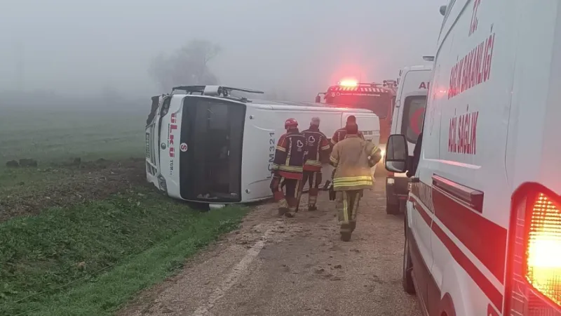 Balıkesir'de öğrenci servisi devrildi: 9 yaralı
