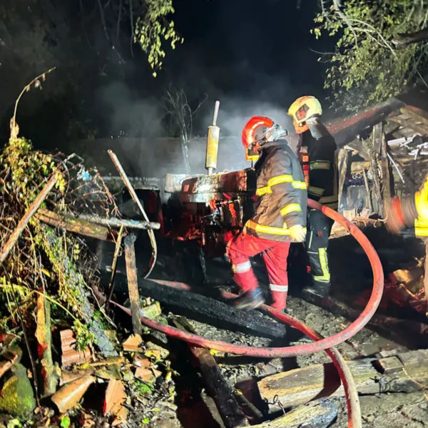 Bartın'da Yıldırım Felaketi! Minibüs ve Traktör Kül Oldu