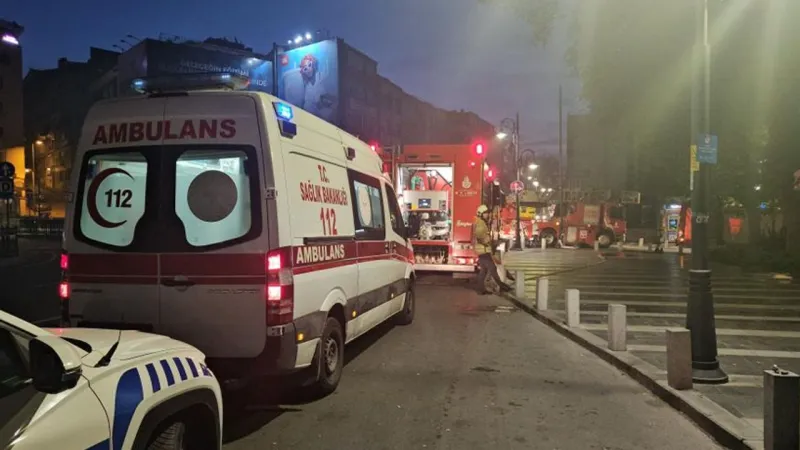 Beşiktaş’ta restoranda yangın paniği, itfaiye zamanında müdahale etti