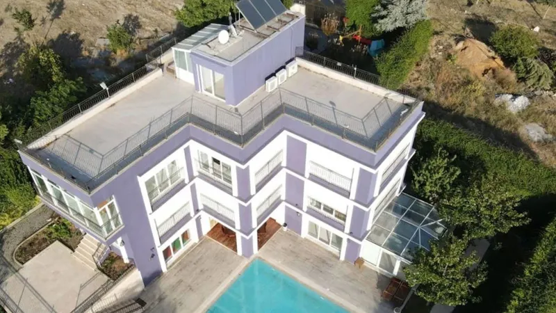 Beylikdüzü'ndeki otizmli çocuklara işkence edildiği iddiasıyla gündeme gelen bakımevi kapatıldı
