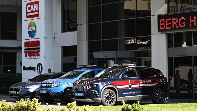 Can Holding Operasyonu: Eski Rektör ve Eşleri Gözaltında! Şok Detaylar