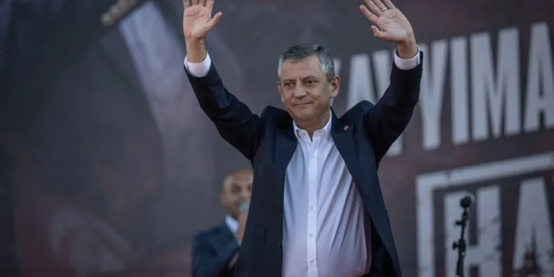Özgür Özel'den Gaziler Günü Mesajı: Vefa Nasıl Gösterilir?