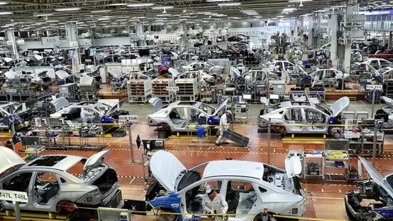 AB'den U Dönüşü! İçten Yanmalı Motorlar Geri mi Dönüyor?