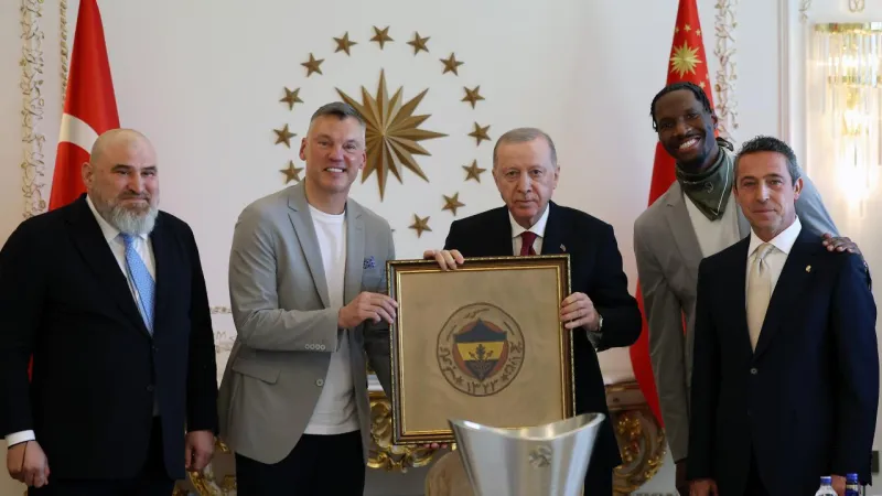 Cumhurbaşkanı Erdoğan, Fenerbahçe ekibini kabul etti