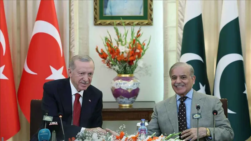 Erdoğan'dan Şerif'e Kritik Kabul: Pakistan ile Yeni Dönem Mi?