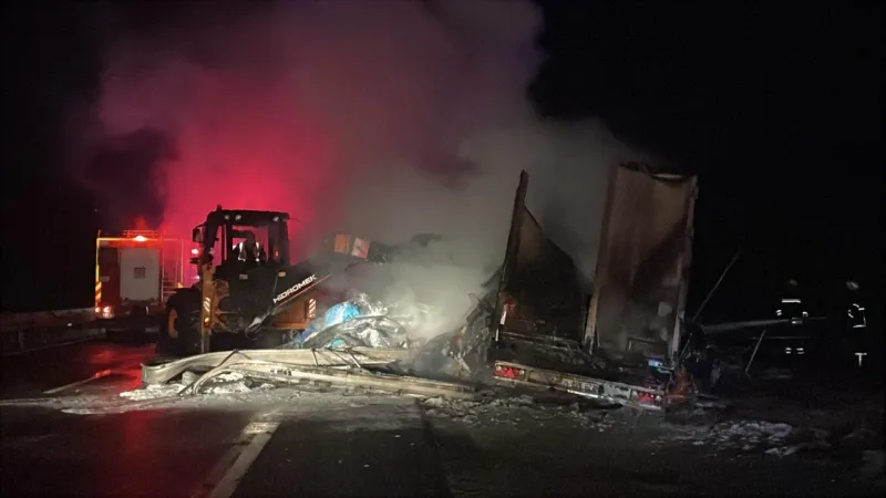 D100 kara yolunda tır yangını: Ankara istikametinde ulaşım aksadı