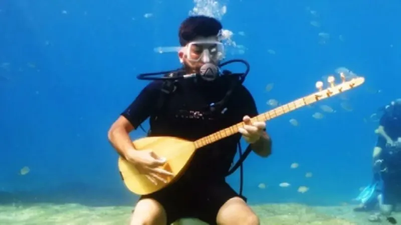 Deniz altında konser