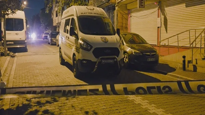 Esenyurt'ta Silahlı Saldırı! Sokak Ortasında Kan Aktı!