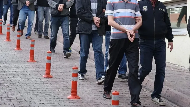FETÖ'nün askeri mahrem yapılanmasına operasyon! 9 ilde eş zamanlı harekete geçildi... Çok sayıda gözaltı