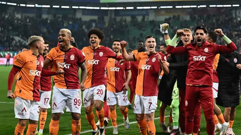 Galatasaray'da ayrılık! Yıldız futbolcu için görüşmeler başladı!