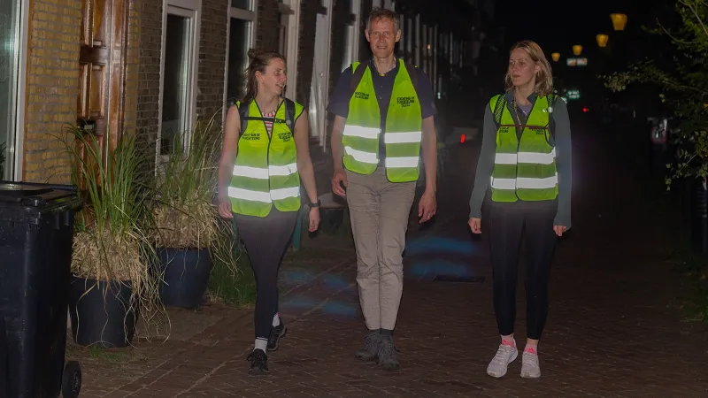 Hollanda'da binlerce kişi mültecilere destek için 40 kilometre yürüdü