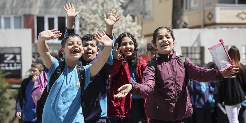 Ara Tatil Bitti Mi? Öğrenciler Okula Dönüyor! İşte Detaylar