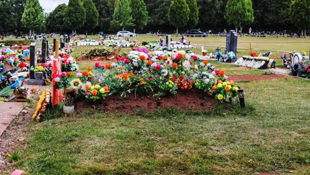 İngiltere’de ‘şişman mezarlığı’ uygulaması tepki çekti: Yüzde 20 fazla para ödenecek