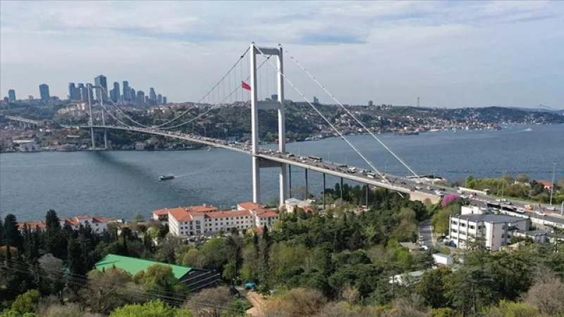 İstanbul Boğazı'nda gemi trafiği kuzeygüney yönlü açıldı