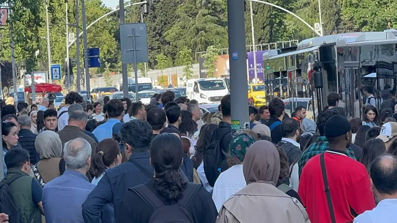 İstanbul'da Otobüs Krizi: Halk Otobüsleri Neden Kontak Kapattı?