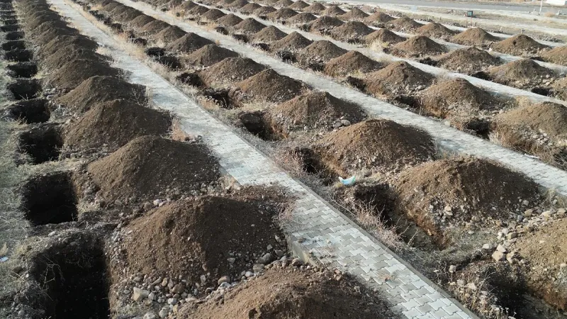 Erzurum'da Şok Hazırlık! 500 Mezar Birden Neden Kazıldı?