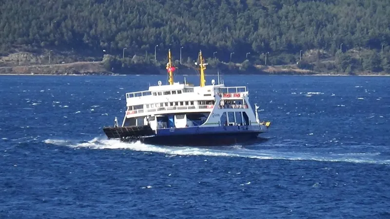 Kuzey Ege'de deniz ulaşımına fırtına engeli