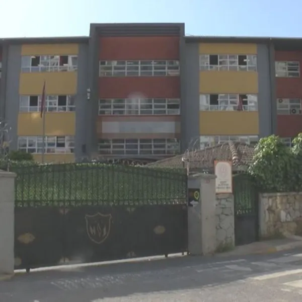Lise Bahçesinde Kanlı Saldırı! Sultanbeyli'de Neler Oldu?