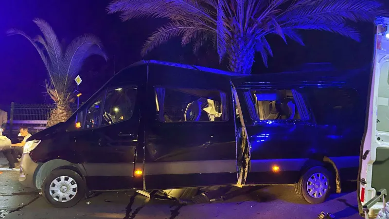 Alanya'da Feci Kaza: Tur Minibüsü Faciası! 2 Ölü, 7 Yaralı