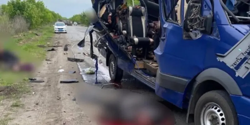 Rusya'dan Hain Saldırı! Sivilleri Taşıyan Minibüs Vuruldu!