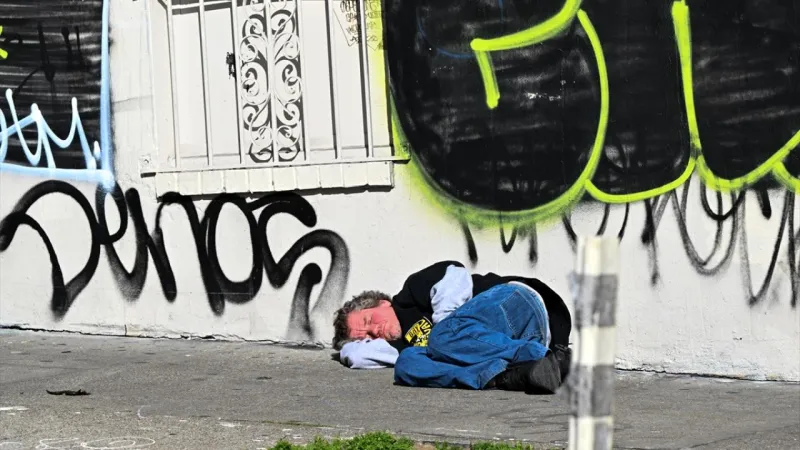 California'da evsizlerin tutuklanması gündemde
