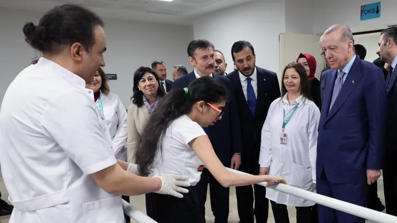 Erdoğan'dan Hastanede Duygulandıran Ziyaret! Ne Konuşuldu?