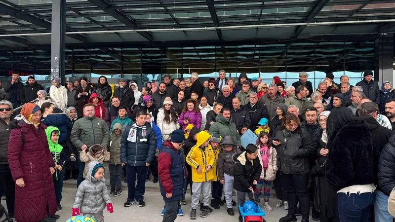 Down sendromlu çocuğun alınmadığı oyun alanı önünde protesto: "Oyun her çocuğun hakkıdır"