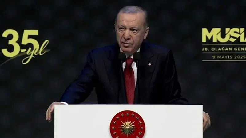 Erdoğan'dan Şok Sessizlik! PKK Kongresi Hakkında Tek Kelime Etmedi!