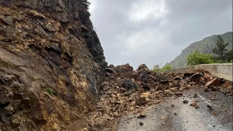 Gümüşhane'de Heyelan! 3 Köyün Yolu Kapandı: Son Durum Ne?
