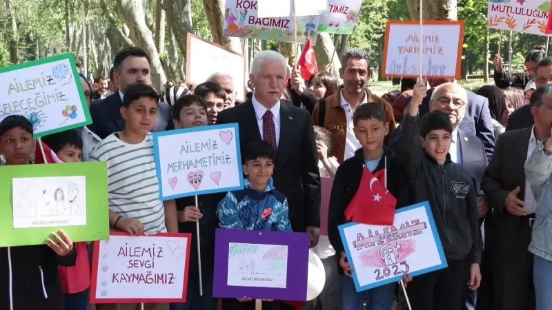 Davut Gül'den Aile Yürüyüşü! İstanbul'da Neler Oldu?