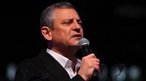 Özel'den Erdoğan'a 'hak vaki olana kadar' yanıtı: Yaşamasına itirazımız yok ama asgari ücretlinin, emeklinin perişanlık çekmesine var!