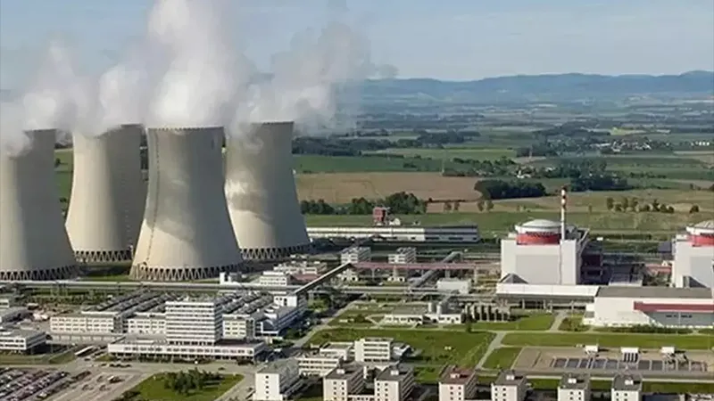UAEA: Dünkü saldırıda İsfahan'daki nükleer sahada bulunan 4 kritik bina hasar gördü