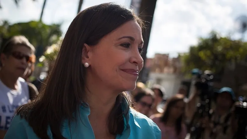 Venezuela'da Orduya Çağrı: Machado'dan Silah Bırakın Talimatı!