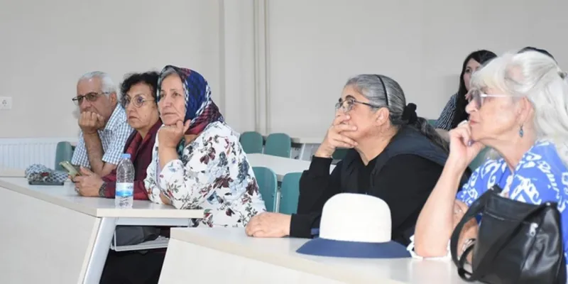 Yaşları 60'ı geçti ama onlar şimdi üniversite sıralarında
