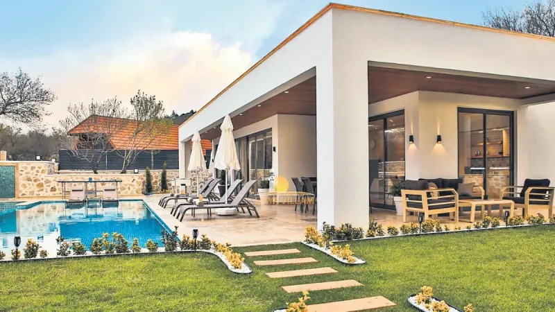 Yazlık evin kapısı haftalık 30 bin liradan açılıyor